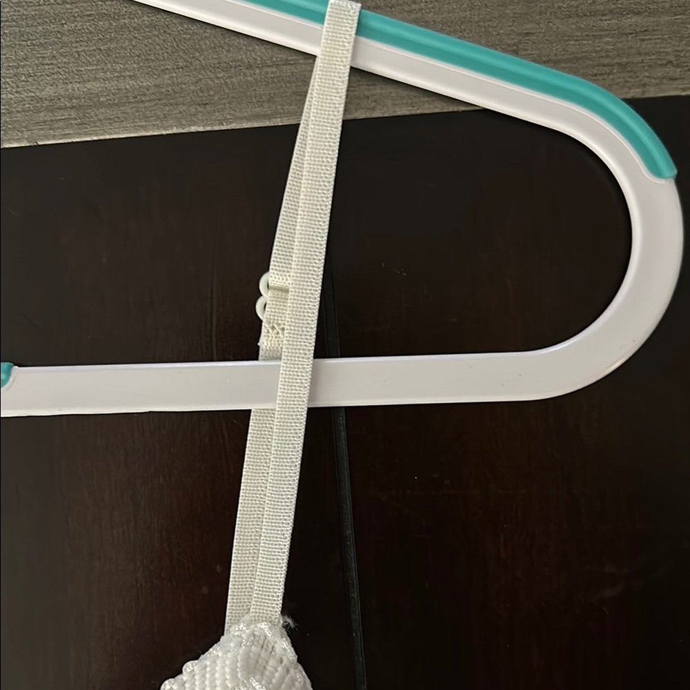 Elegant White Fringe Top - Picture 4 of 6